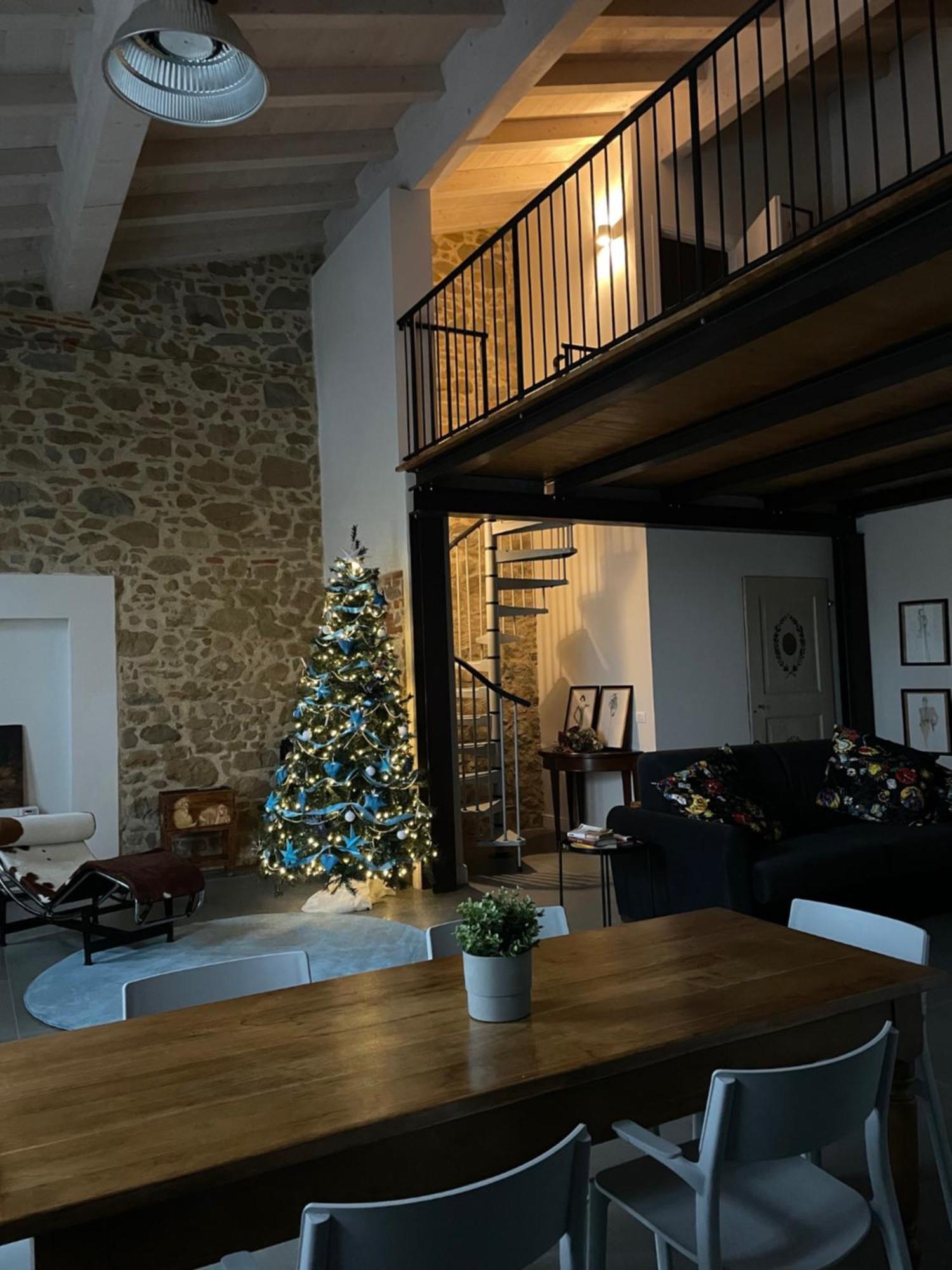 Loft Officina Di Leonardo Nel Centro Di Vinci Apartment Luaran gambar